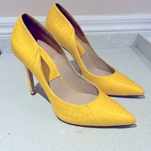 Michael Kors Collection Womens Classic Pump Yellow Leather Slip On Mid 8 New